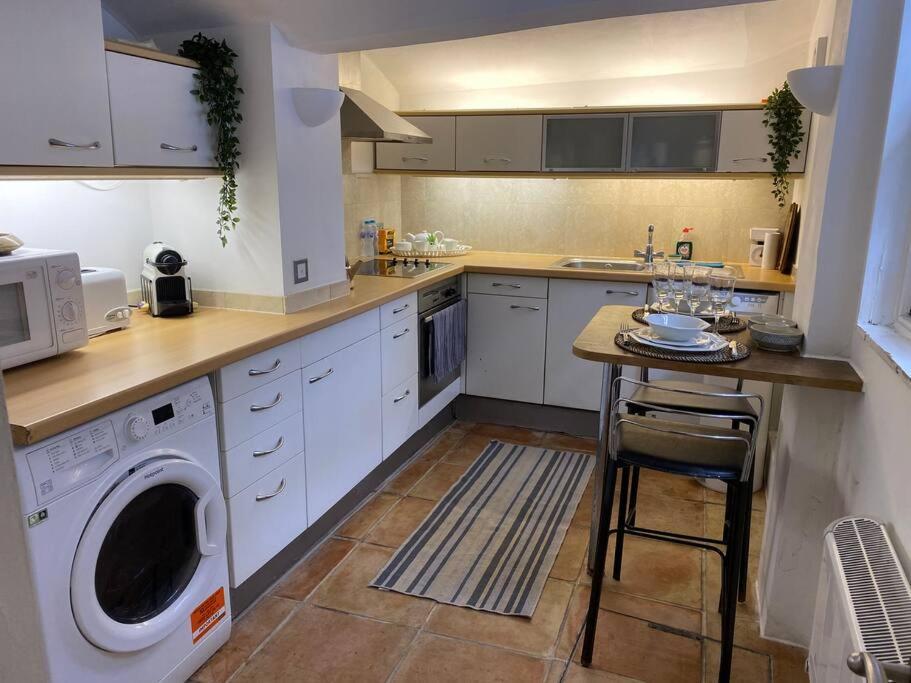 Spacious Flat In The Most Desirable Area Of London Exterior foto